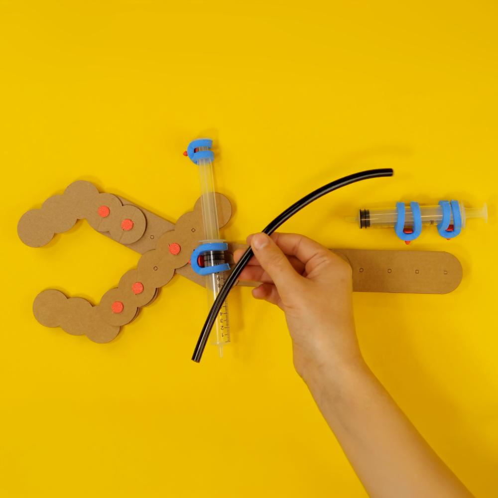 FutureMakers Monster Claw - Small Group Pack (10) STEM Kit for School Homeschool Scouts