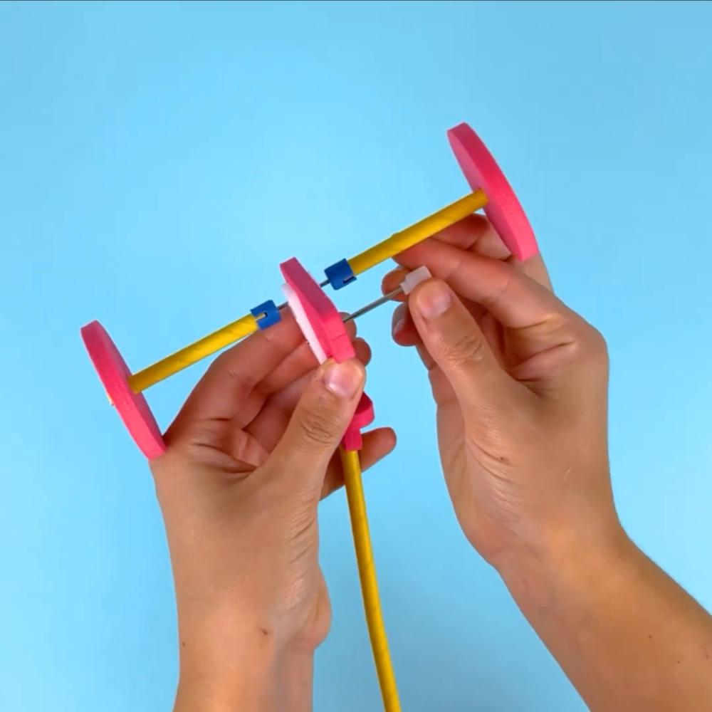 FutureMakers Wind-Up Vehicle STEM Kit for School Homeschool Scouts